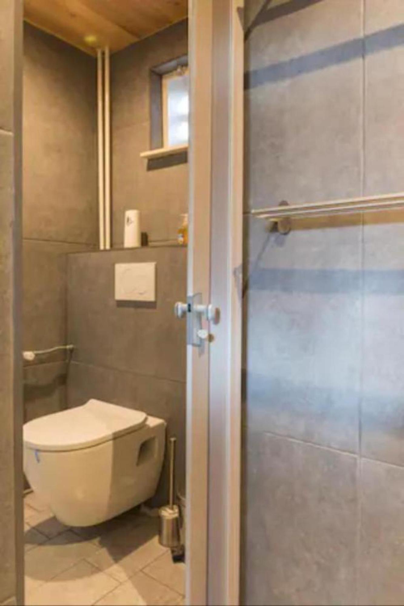 Ground Floor And Twin Bedroom In Luxurious Villa With Beautiful Garden Very Near Tue And Centre Eindhoven Luaran gambar